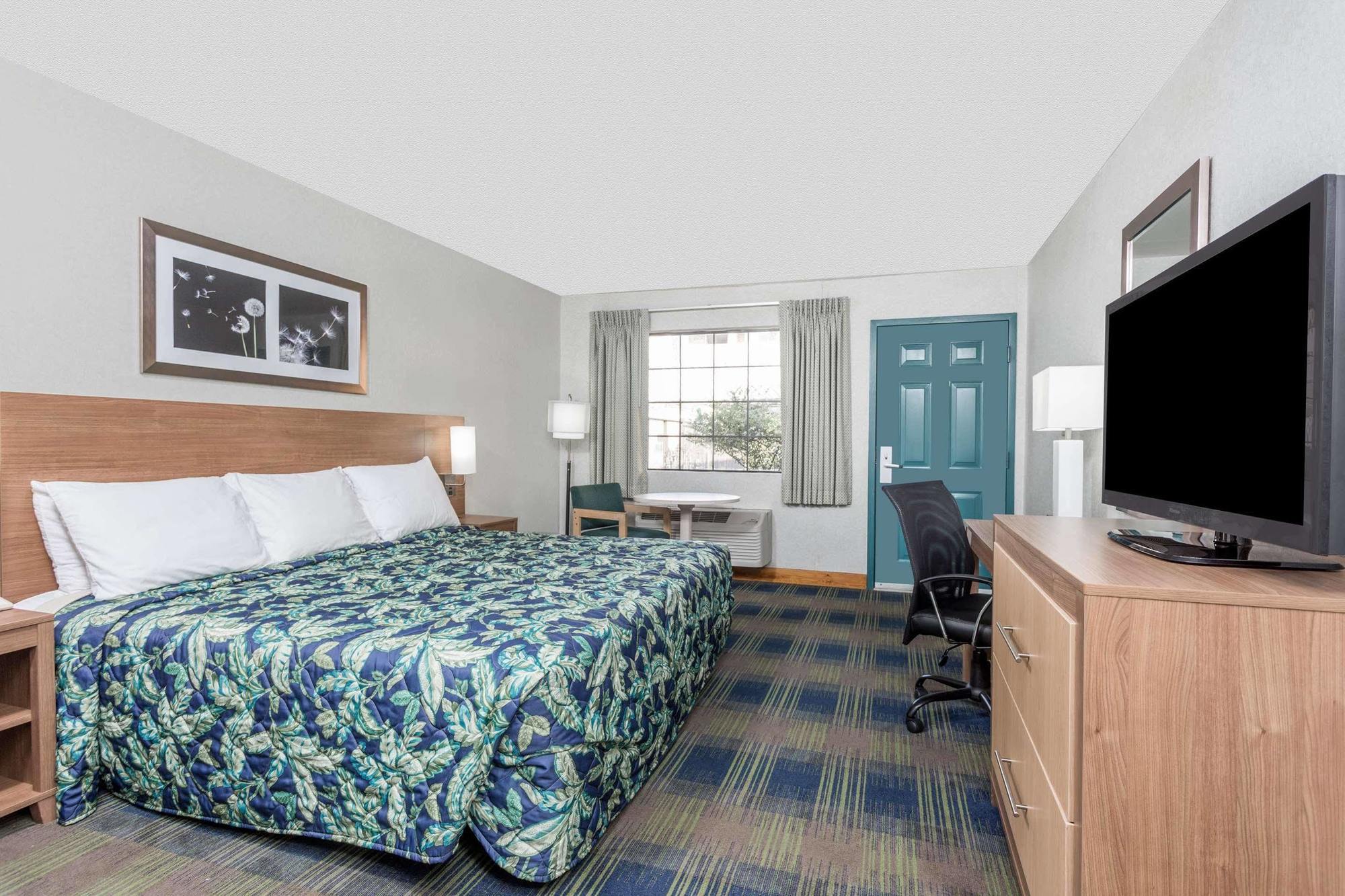 Days Inn By Wyndham Athens Exteriör bild